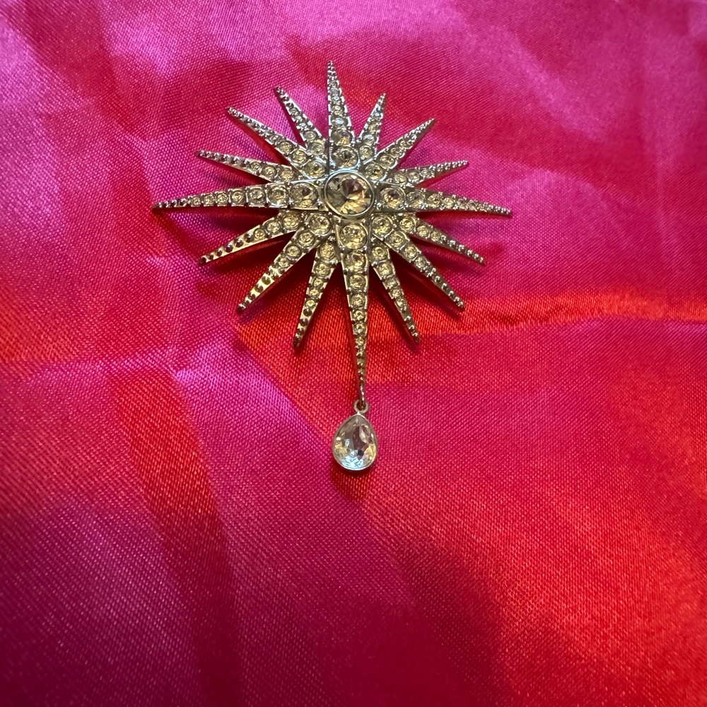 Swarovski Starburst Pin - Picture 5 of 9